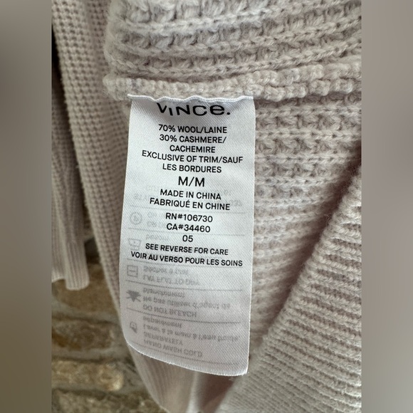 VINCE weekender cardigan in oat, cashmere/wool blend medium - Picture 5 of 6